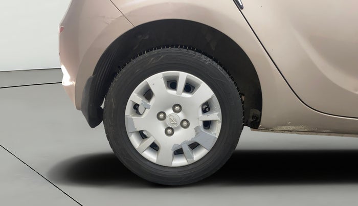2013 Hyundai i20 MAGNA (O) 1.2, Petrol, Manual, 1,01,648 km, Right Rear Wheel
