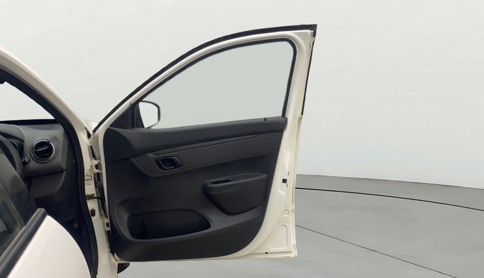 2016 Renault Kwid RXT 1.0 AMT, Petrol, Automatic, 42,049 km, RHS Front Door