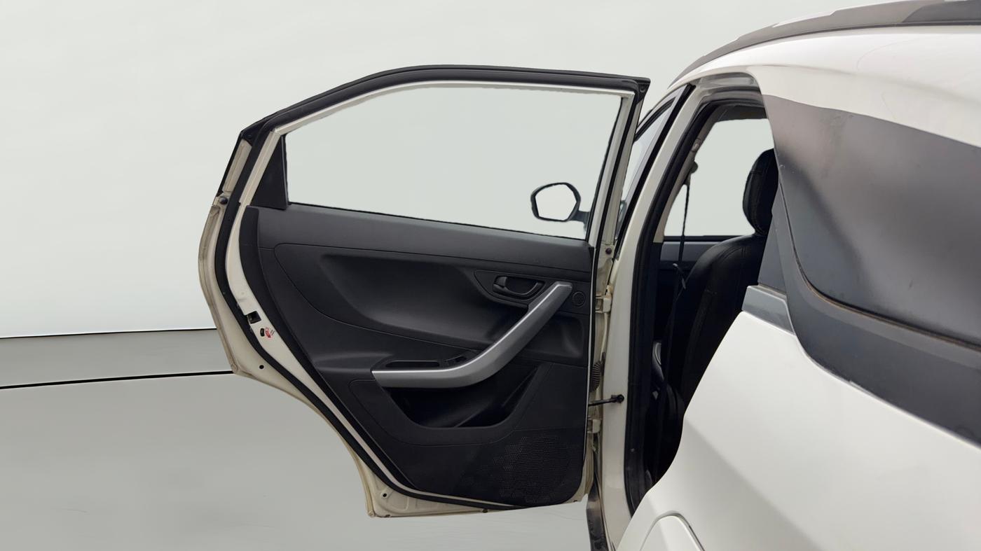 2021 Tata NEXON XM SUNROOF PETROL, Petrol, Manual, 53,434 km, LHS Rear Door