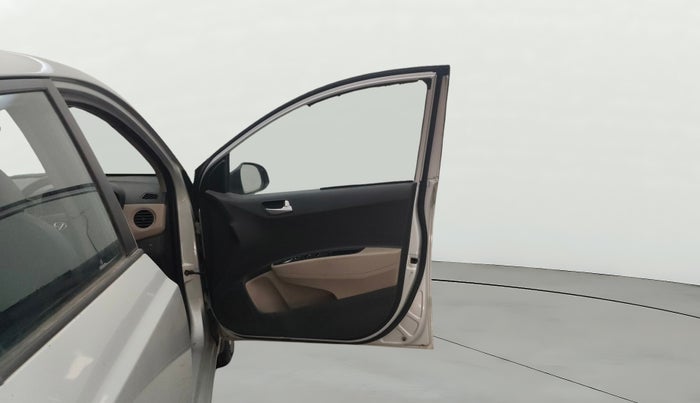 2015 Hyundai Xcent S 1.2, Petrol, Manual, 25,456 km, RHS Front Door