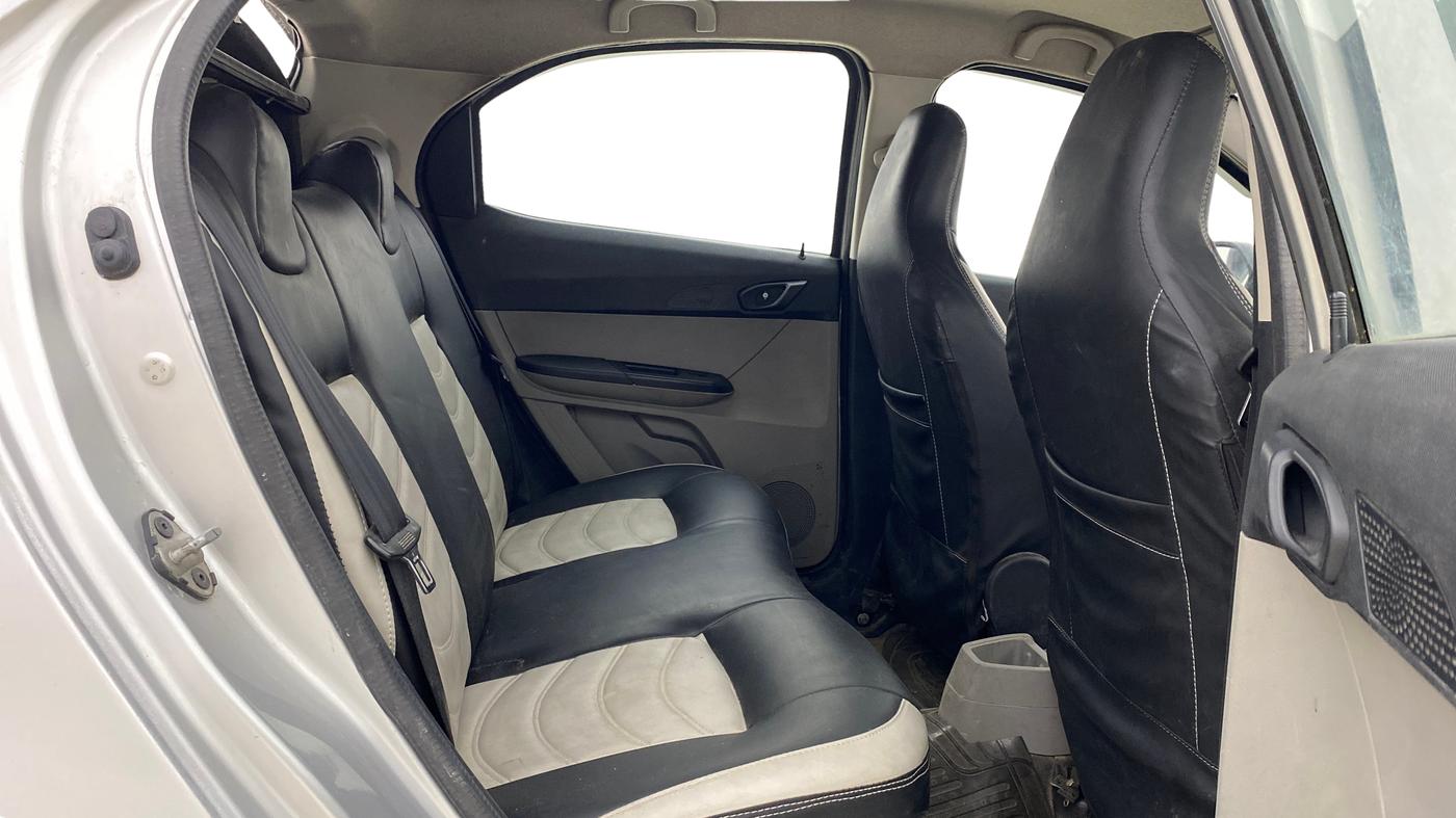 2018 Tata Tiago XT PETROL, Petrol, Manual, 52,564 km, Right Side Rear Door Cabin