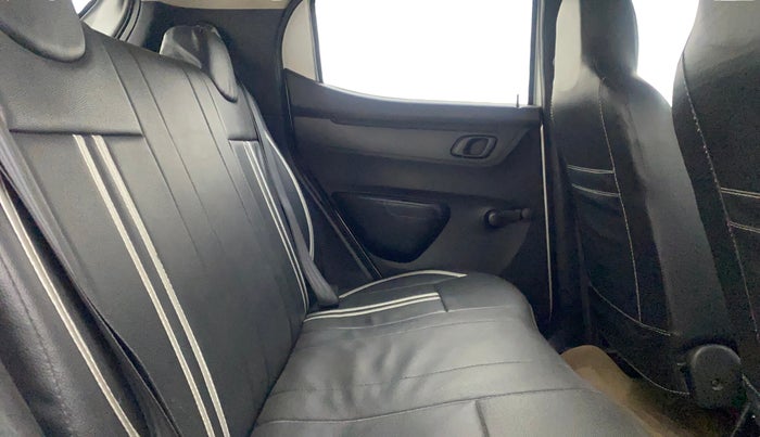 2017 Renault Kwid RXL 1.0, Petrol, Manual, 30,545 km, Right Side Rear Door Cabin