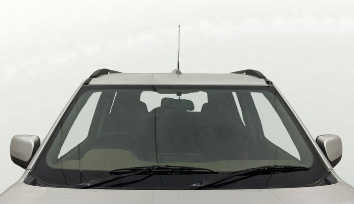 2016 Mahindra TUV300 T8, Diesel, Manual, 1,19,162 km, Front Windshield