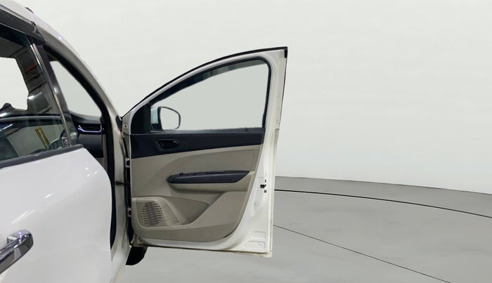 2020 Renault TRIBER RXT AMT, Petrol, Automatic, 50,642 km, RHS Front Door