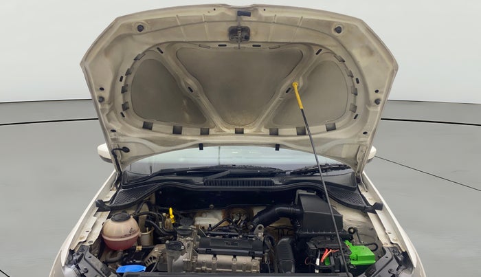 2017 Volkswagen Polo COMFORTLINE 1.2L, Petrol, Manual, 70,942 km, Open Bonet