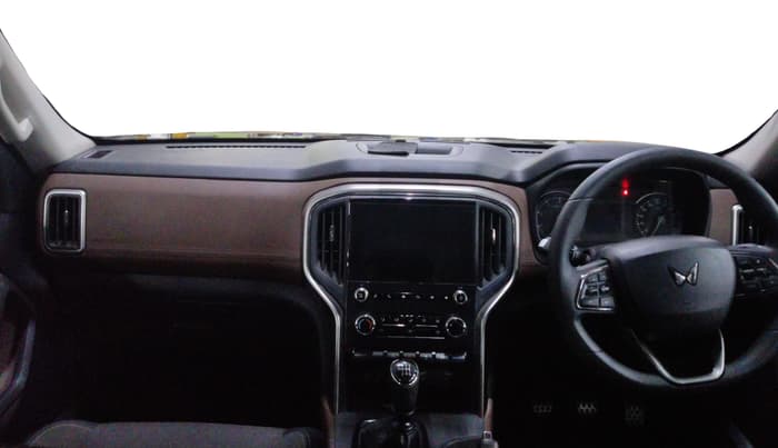 2025 Mahindra SCORPIO-N Z4 PETROL MT 7 STR (E), Petrol, Manual, 6,279 km, Dashboard