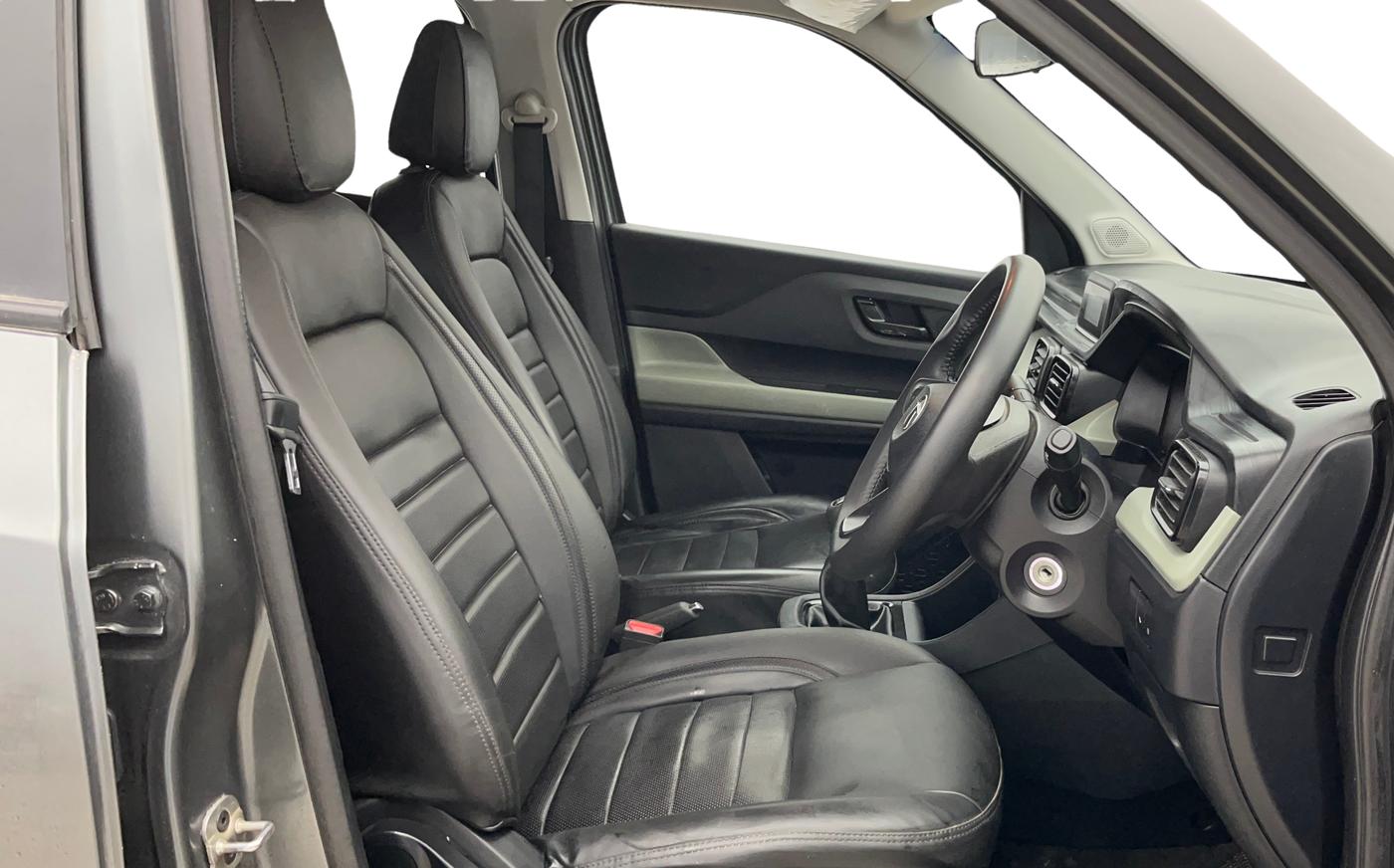 2023 Tata PUNCH ADVENTURE MT, Petrol, Manual, 25,721 km, Right Side Front Door Cabin