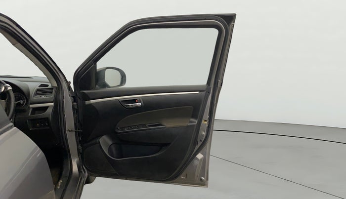 2017 Maruti Swift VXI, Petrol, Manual, 21,684 km, RHS Front Door