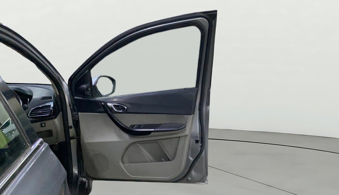 2019 Tata Tiago XZ PLUS PETROL, CNG, Manual, 63,290 km, RHS Front Door