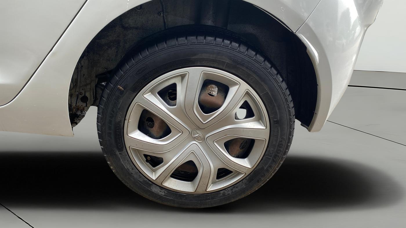 2021 Tata ALTROZ XM PLUS PETROL, Petrol, Manual, 37,474 km, Left Rear Wheel