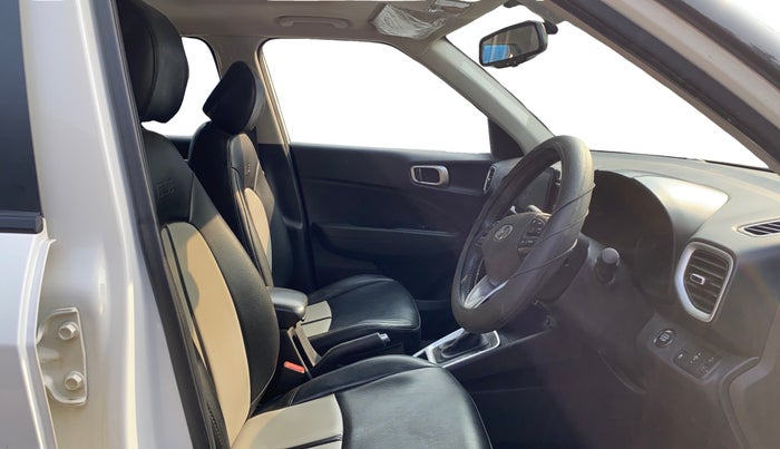 2019 Hyundai VENUE SX PLUS 1.0 TURBO DCT, Petrol, Automatic, 44,898 km, Right Side Front Door Cabin