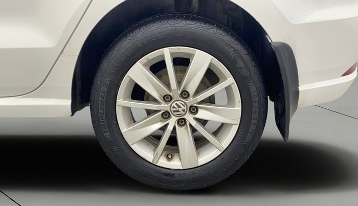 2017 Volkswagen Ameo HIGHLINE PLUS 1.5L AT 16 ALLOY, Diesel, Automatic, 1,37,489 km, Left Rear Wheel