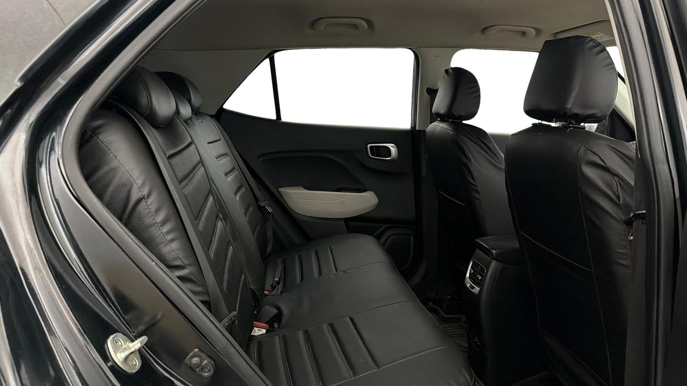 2024 Hyundai VENUE S 1.2, Petrol, Manual, 73,858 km, Right Side Rear Door Cabin