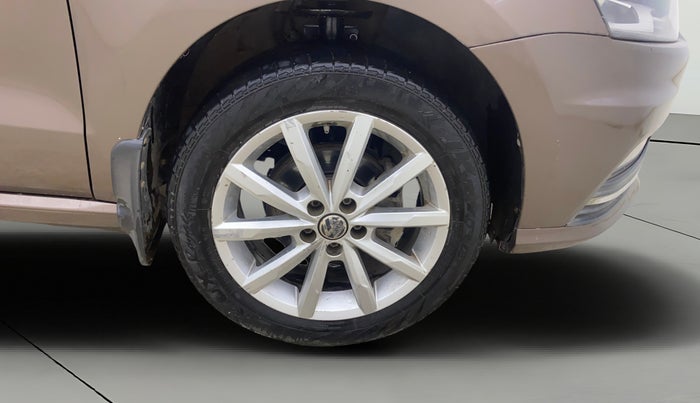 2017 Volkswagen Ameo HIGHLINE1.2L, Petrol, Manual, 71,770 km, Right Front Wheel