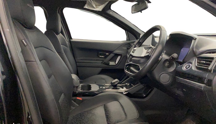 2024 Tata Harrier ADVENTURE PLUS DARK EDITION AT, Diesel, Automatic, 57,919 km, Right Side Front Door Cabin