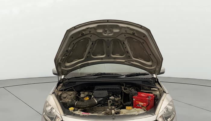 2018 Tata Tiago XZ PETROL, Petrol, Manual, 1,81,325 km, Open Bonet