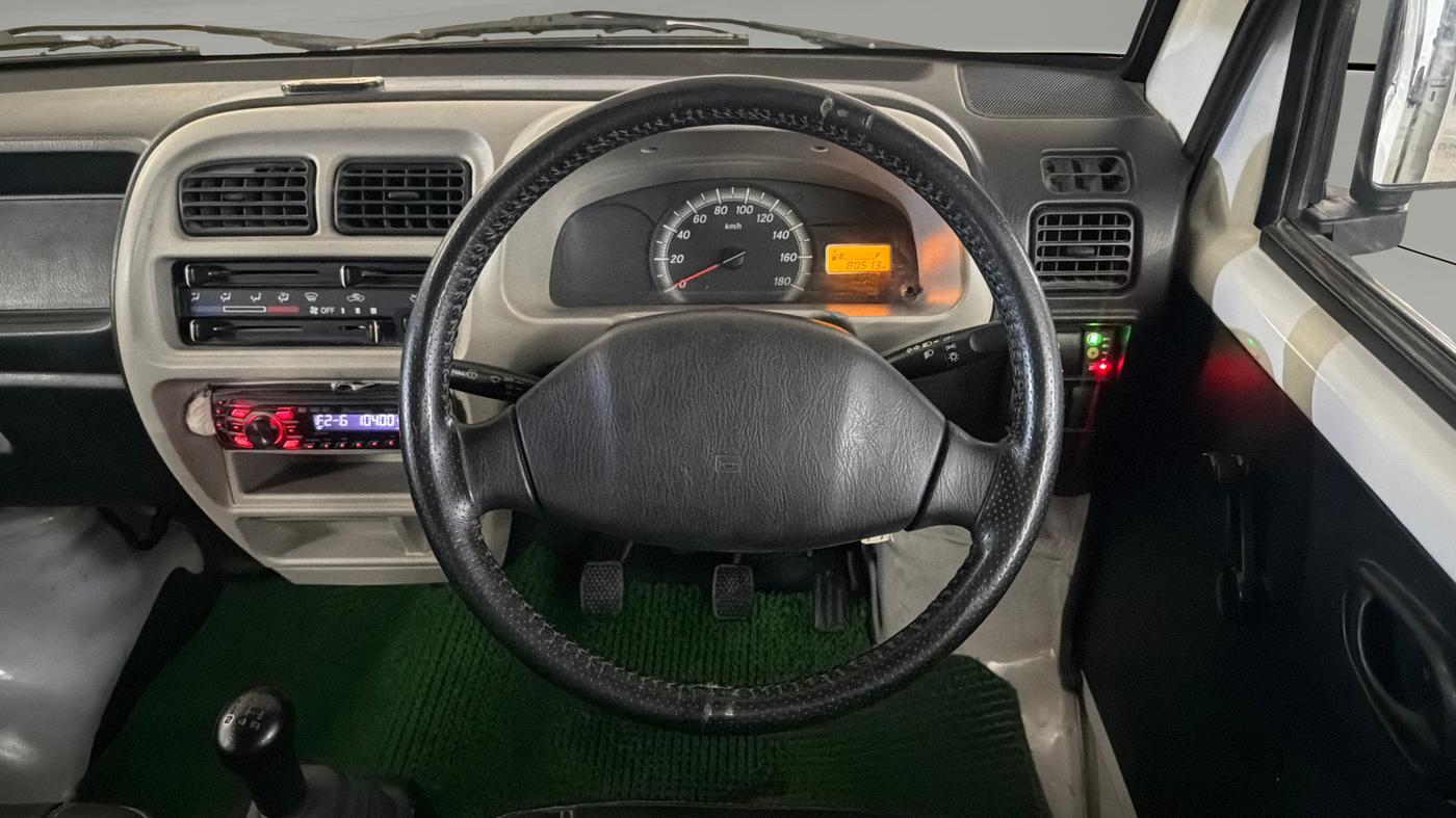 2017 Maruti Eeco 5 STR WITH A/C+HTR CNG, CNG, Manual, 80,504 km, Steering Wheel Close Up