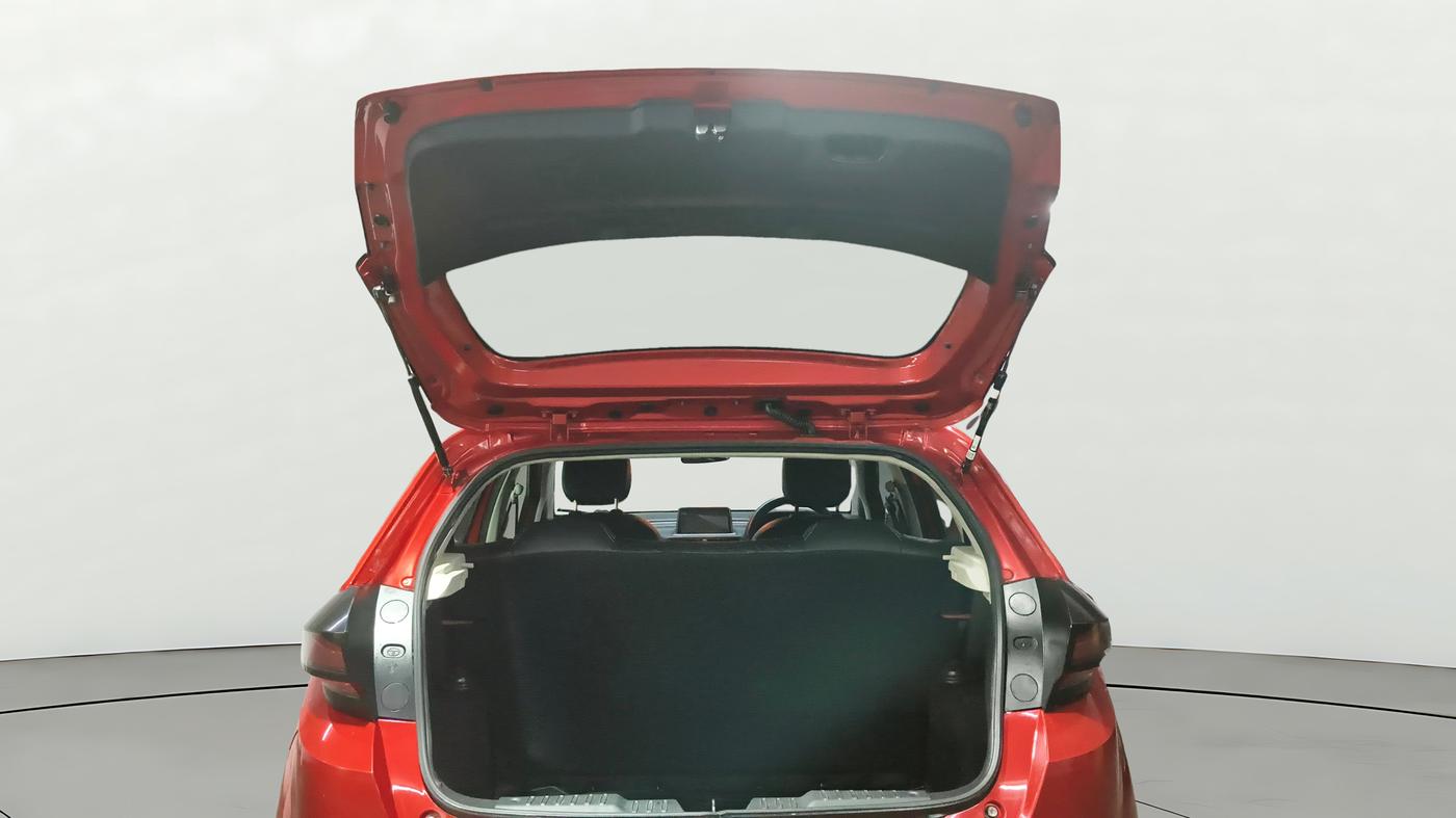 2022 Tata ALTROZ XM PLUS PETROL, Petrol, Manual, 39,741 km, Boot Door Open