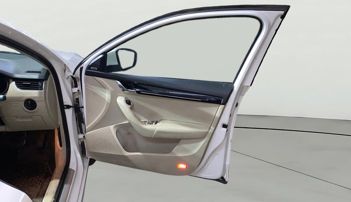 2019 Skoda Octavia L&K 1.8 TSI AT, Petrol, Automatic, 41,724 km, RHS Front Door