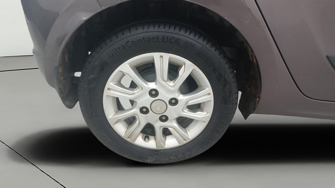 2017 Tata Tiago XZA PETROL, Petrol, Automatic, 39,600 km, Right Rear Wheel