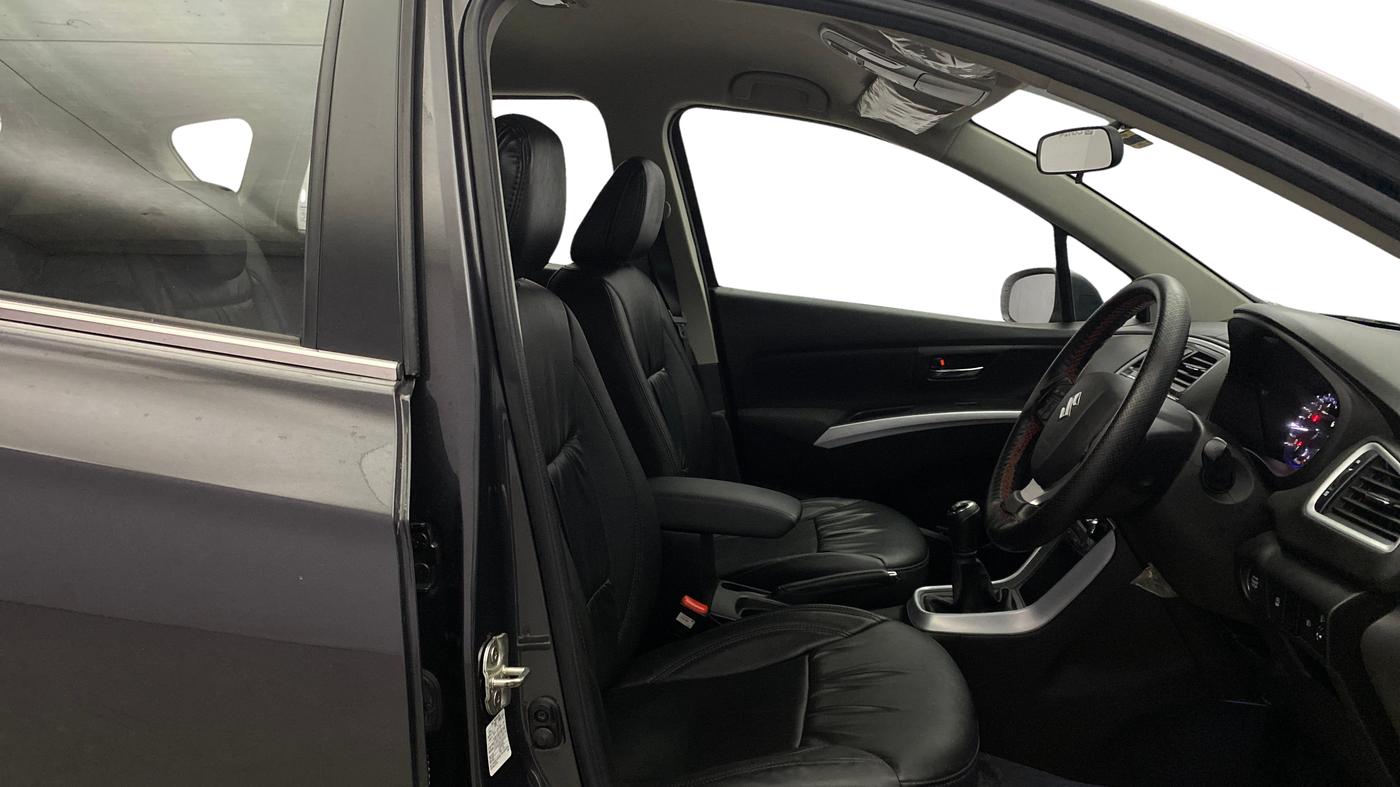 2022 Maruti S Cross ZETA 1.5, Petrol, Manual, 20,371 km, Right Side Front Door Cabin