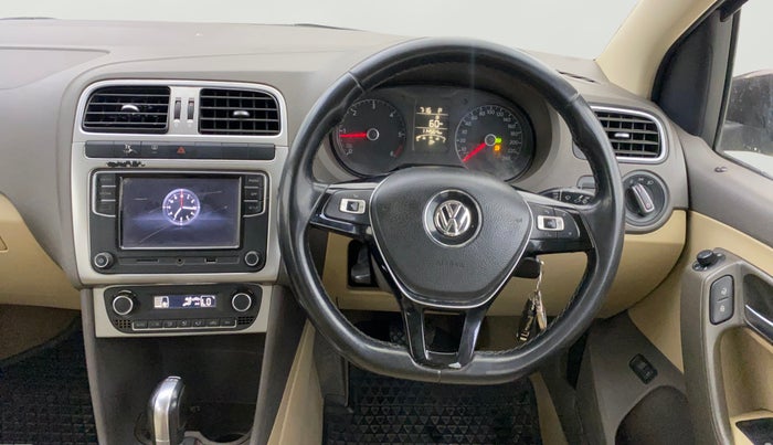 2017 Volkswagen Vento HIGHLINE PLUS 1.5 AT 16 ALLOY, Diesel, Automatic, 1,14,563 km, Steering Wheel Close Up
