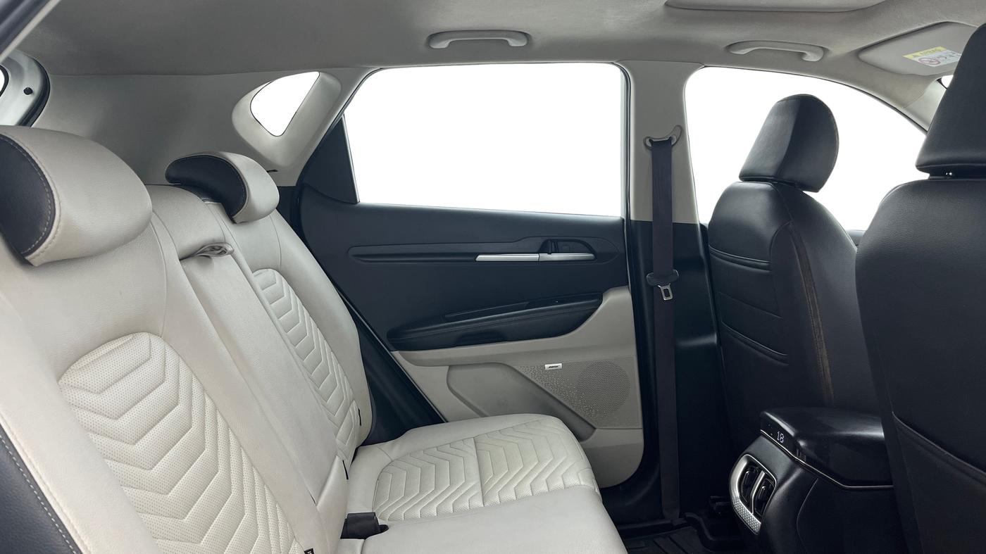 2020 KIA SONET HTX PLUS 1.5, Diesel, Manual, 1,33,523 km, Right Side Rear Door Cabin