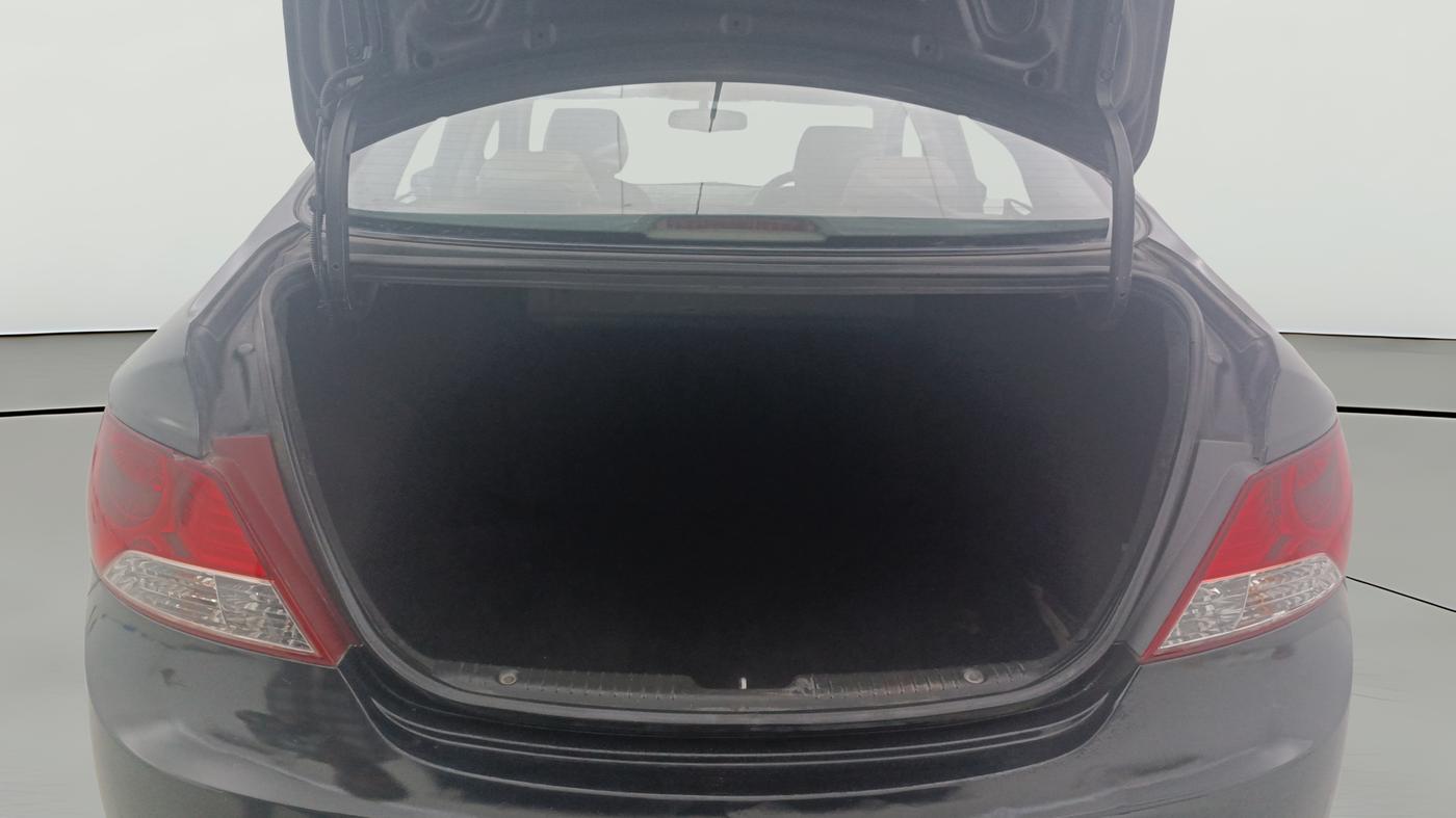 2014 Hyundai Verna FLUIDIC 1.6 VTVT SX, Petrol, Manual, 70,077 km, Boot Open Zoomed View