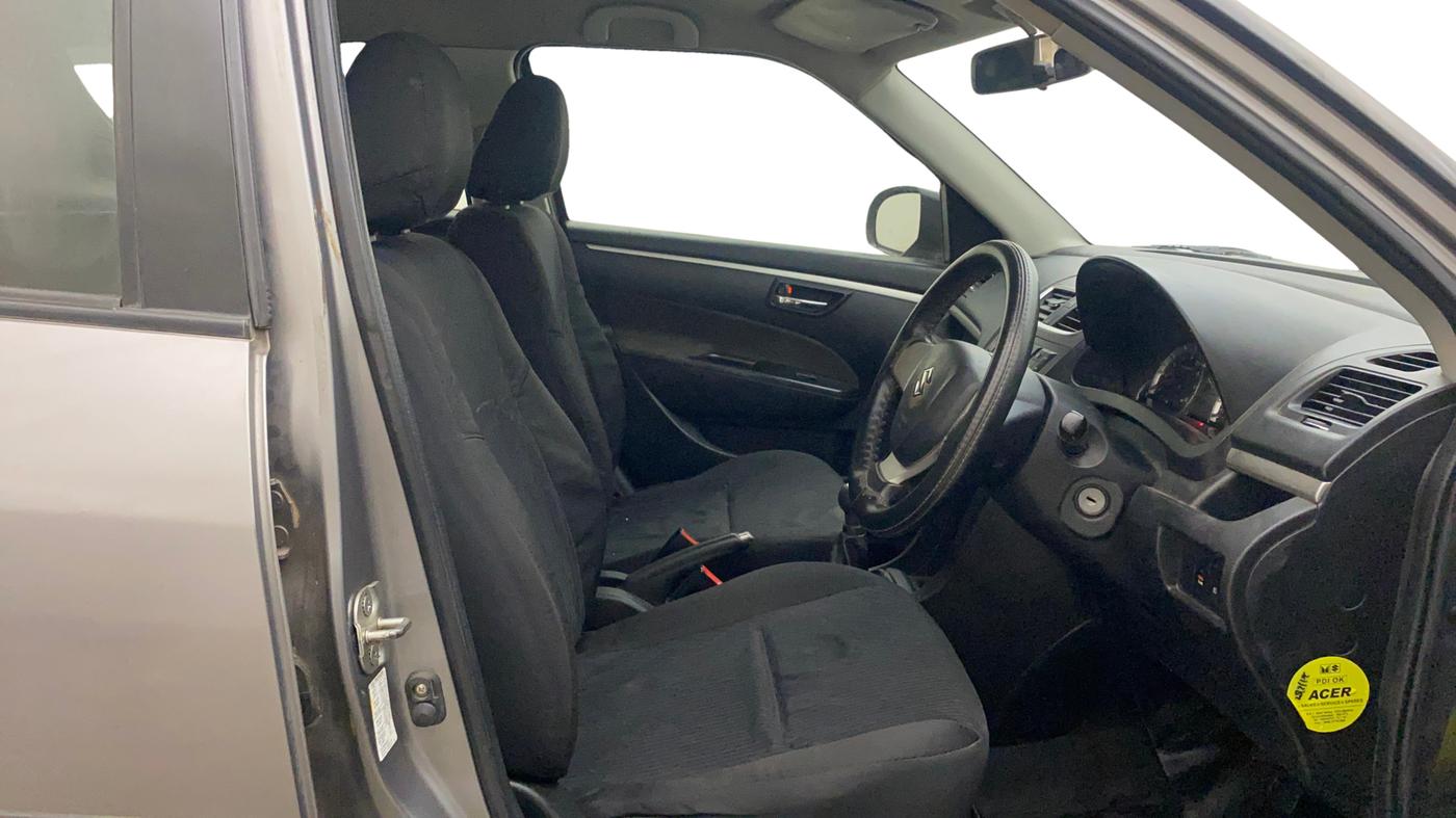 2017 Maruti Swift VXI, Petrol, Manual, 97,134 km, Right Side Front Door Cabin