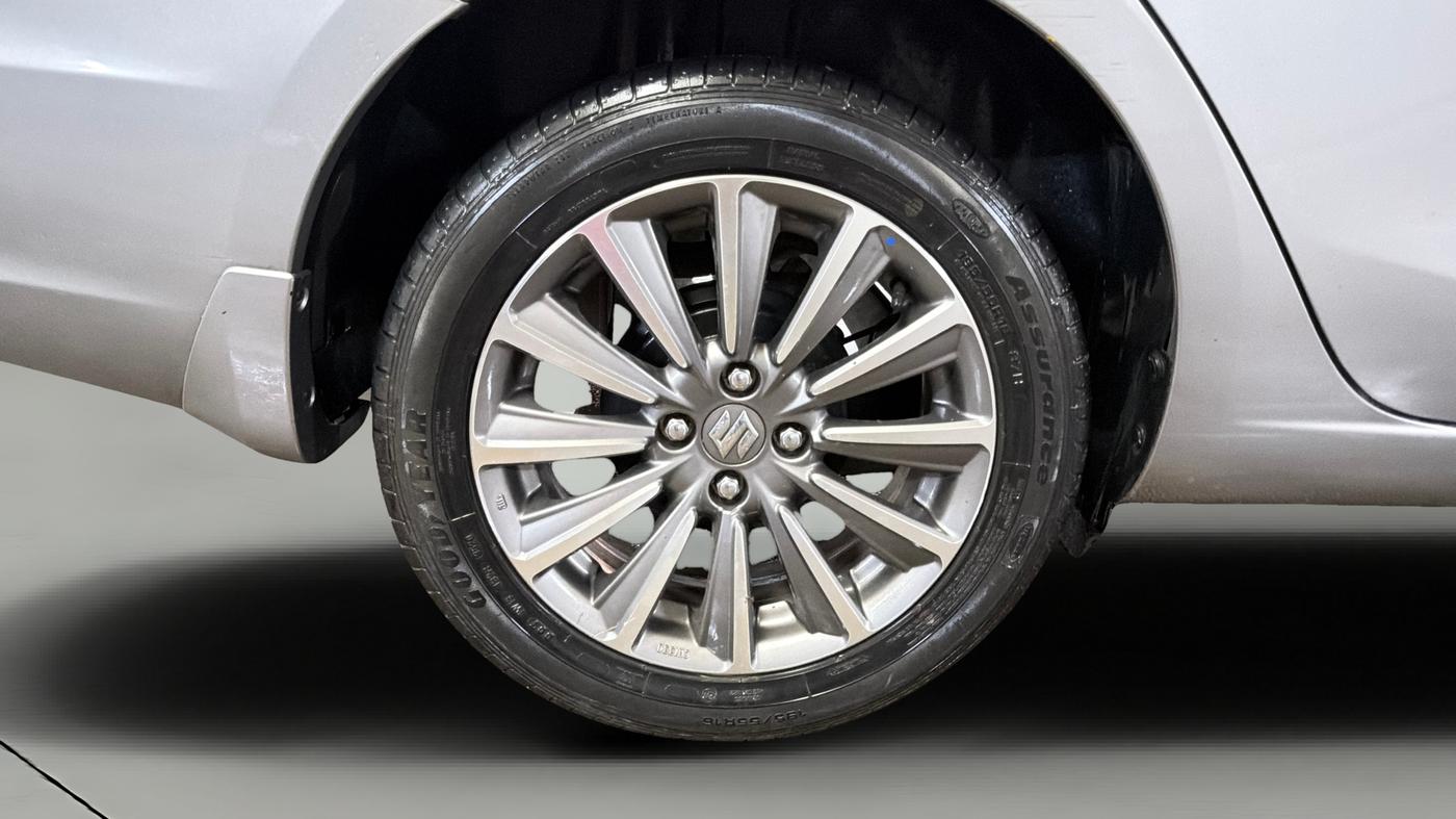 2020 Maruti Ciaz ALPHA  AT 1.5 SHVS PETROL, Petrol, Automatic, 45,678 km, Right Rear Wheel