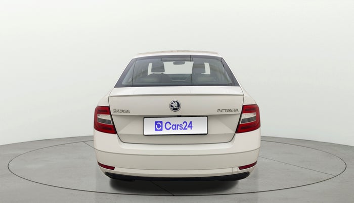 2019 Skoda Octavia STYLE 1.8 TSI AT, Petrol, Automatic, 1,12,805 km, Back/Rear