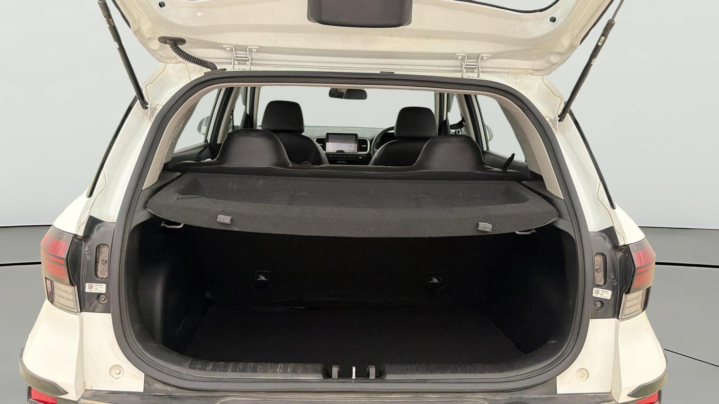 2025 Hyundai VENUE S 1.2, Petrol, Manual, 9,726 km, Boot Open Zoomed View