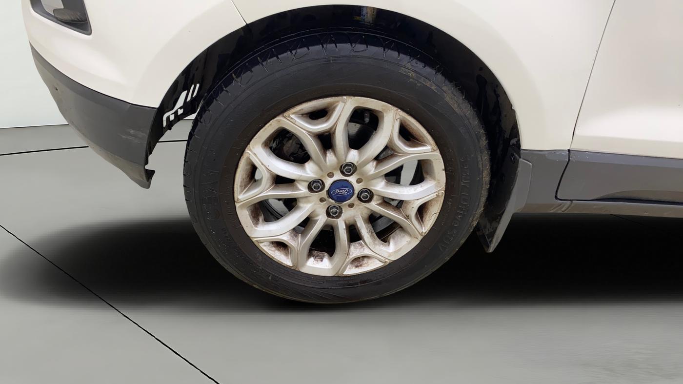 2014 Ford Ecosport TITANIUM 1.5L PETROL AT, CNG, Automatic, 1,21,732 km, Left Front Wheel