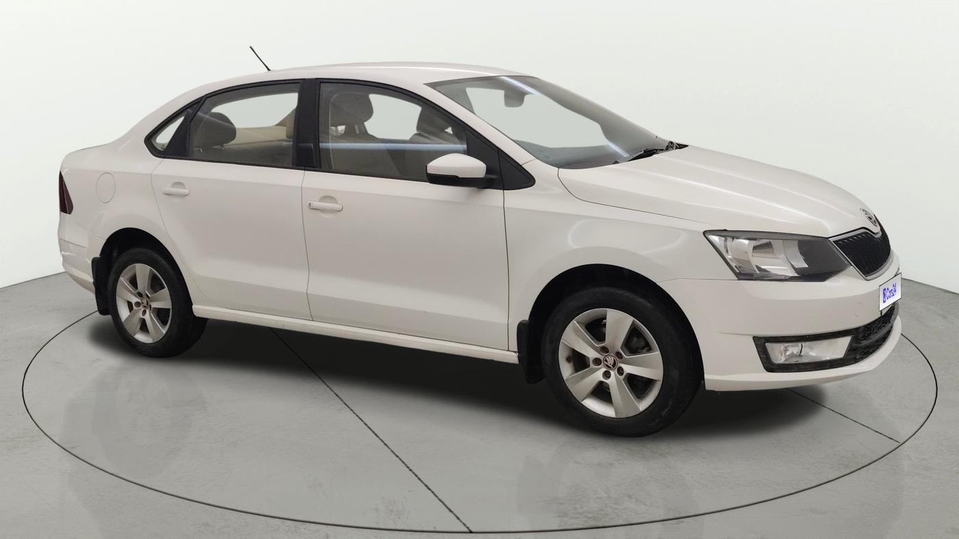 2017 Skoda Rapid AMBITION 1.6 MPI MT, Petrol, Manual, 43,118 km, Right Front Diagonal