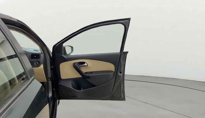 2017 Volkswagen Ameo COMFORTLINE 1.2L, Petrol, Manual, 38,247 km, RHS Front Door