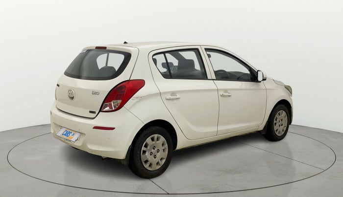 2013 Hyundai i20 MAGNA 1.2, CNG, Manual, 92,648 km, Right Back Diagonal