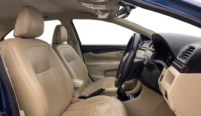 2018 Maruti Ciaz ZETA DIESEL 1.3, Diesel, Manual, 99,587 km, Right Side Front Door Cabin