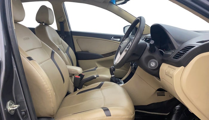 2013 Hyundai Verna FLUIDIC 1.6 VTVT SX, Petrol, Manual, 1,35,690 km, Right Side Front Door Cabin