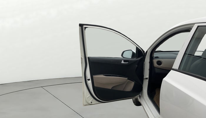 2018 Hyundai Grand i10 SPORTZ 1.2 KAPPA VTVT, CNG, Manual, 50,833 km, LHS Front Door