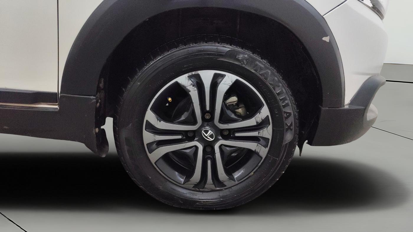 2018 Tata TIAGO NRG PETROL, Petrol, Manual, 67,138 km, Right Front Wheel