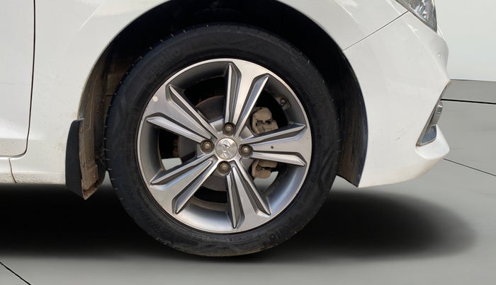 2018 Hyundai Verna 1.6 VTVT SX, Petrol, Manual, 87,828 km, Right Front Wheel