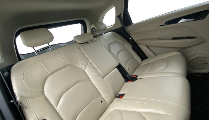 2021 MG HECTOR SHARP 1.5 PETROL CVT, Petrol, Automatic, 45,108 km, Right Side Rear Door Cabin