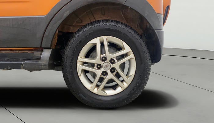 2016 Mahindra NUVOSPORT N8, Diesel, Manual, 1,30,472 km, Left Rear Wheel