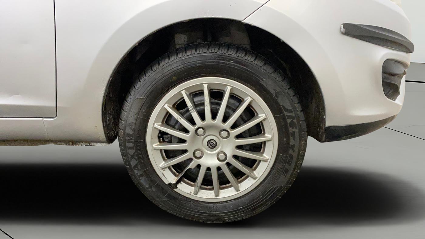 2015 Tata Zest XE PETROL, Petrol, Manual, 45,973 km, Right Front Wheel