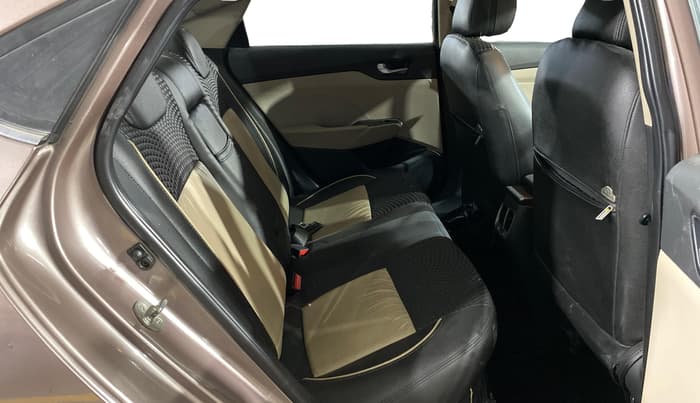 2018 Hyundai Verna 1.6 VTVT SX, Petrol, Manual, 50,549 km, Right Side Rear Door Cabin