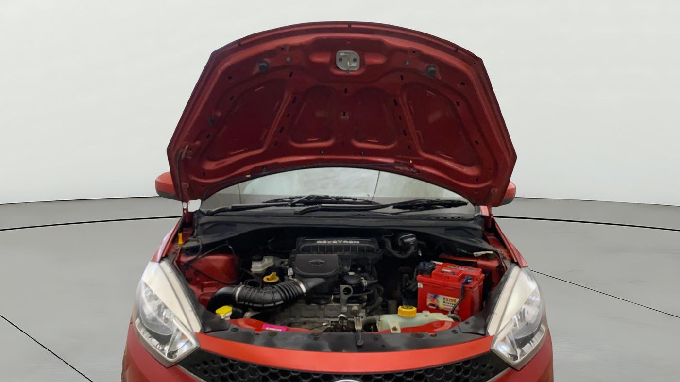 2017 Tata Tiago XT PETROL, Petrol, Manual, 32,566 km, Open Bonet