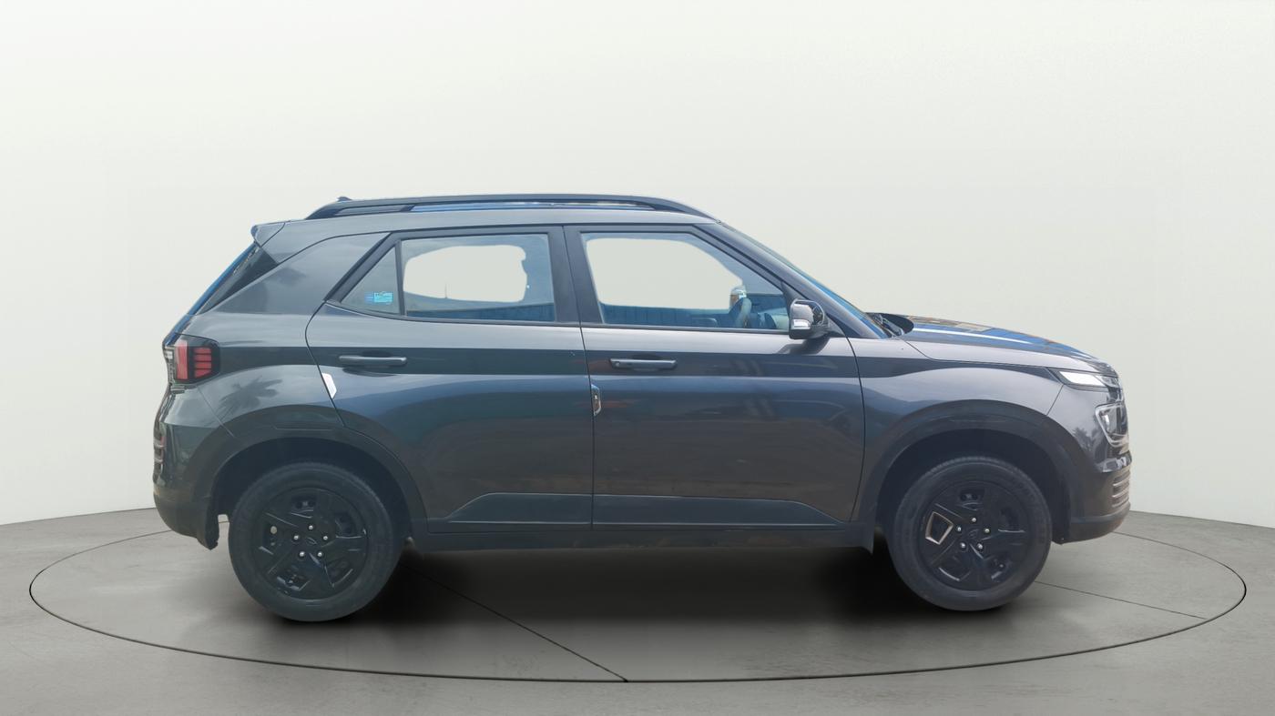 2024 Hyundai VENUE SX 1.2 KNIGHT EDITION, Petrol, Manual, 44,498 km, Right Side View