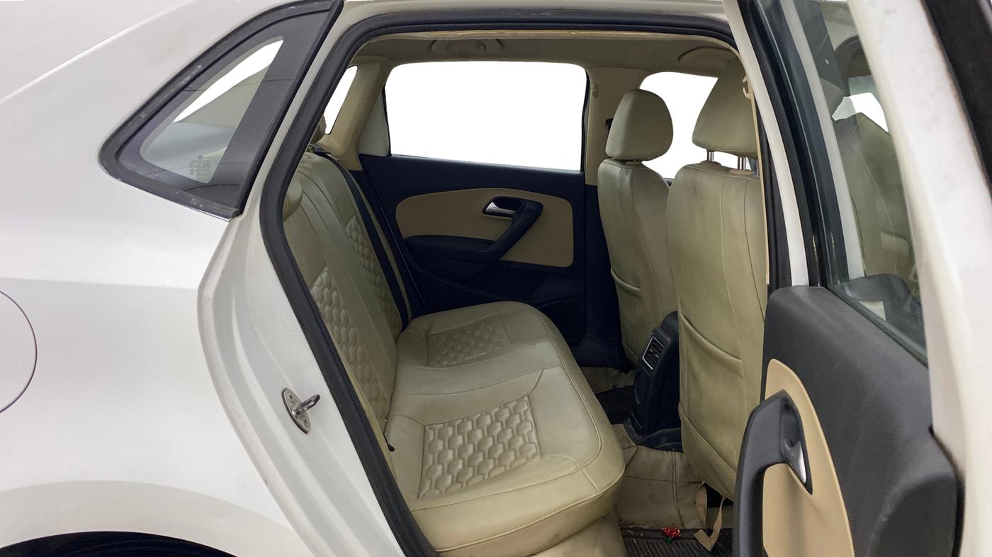 2016 Volkswagen Ameo HIGHLINE1.2L, Petrol, Manual, 98,069 km, Right Side Rear Door Cabin