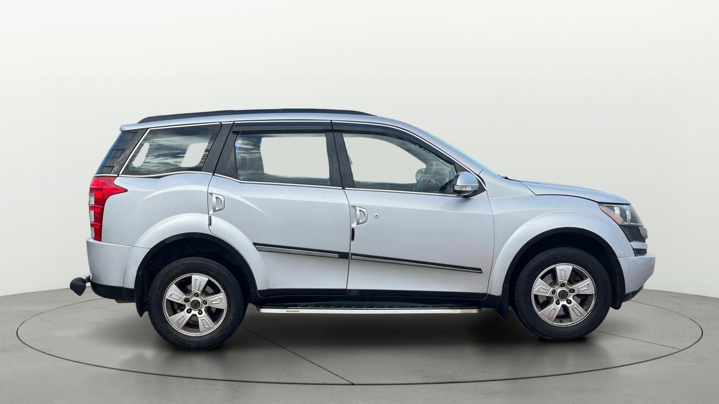 2015 Mahindra XUV500 W8, Diesel, Manual, 73,980 km, Right Side View