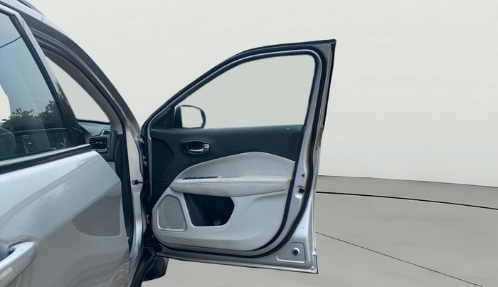 2018 Jeep Compass LIMITED 2.0 DIESEL 4X4, Diesel, Manual, 78,216 km, RHS Front Door